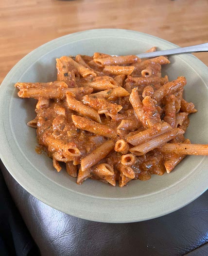 Creamy Vegan Cheezy Tomato Pasta