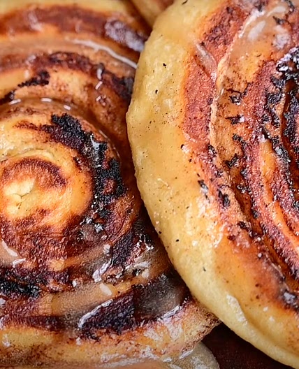 Blackstone Cinnamon Rolls