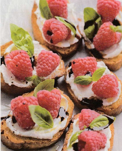 Raspberry Goat Cheese Crostini