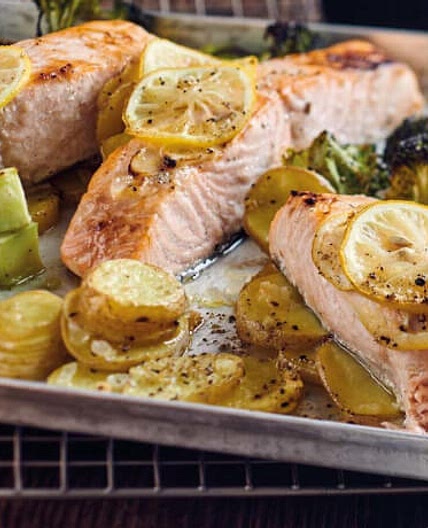 Lachs im Ofen mit Gemüse