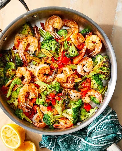 One-Pot Garlicky Shrimp & Broccoli