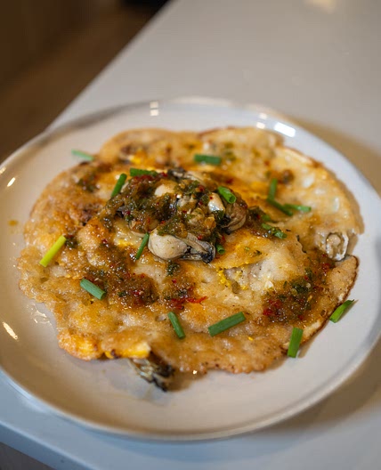 Thai Oyster Omelette (Hoy Tod)
