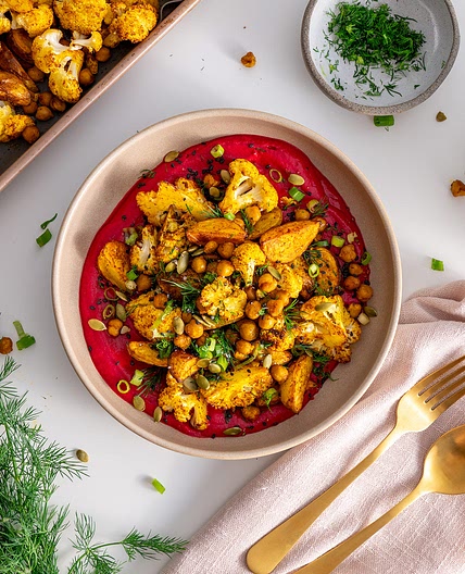 High-Protein Beetroot Medi Bowl