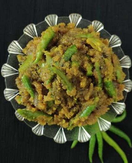 हरी मिर्च की सब्जी (Hari Mirch Ki Sabji Recipe In Hindi)