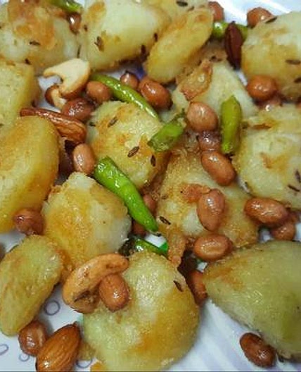 व्रत वाले जीरा आलू (Vrat wale jeera aloo recipe in hindi)