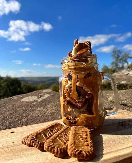 Biscoff & popcorn pudding jar