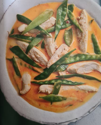 Thai chicken and coconut soup - 3 syns per serving