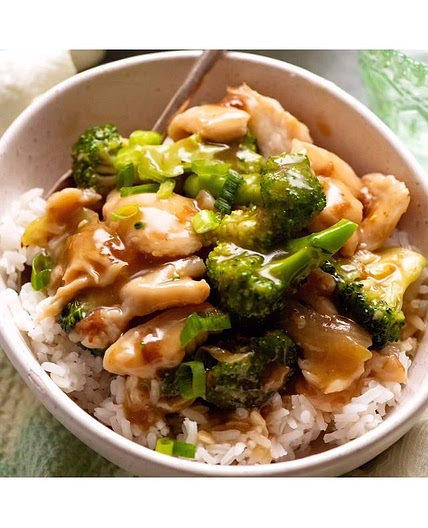 Chicken Broccoli Stir Fry (saucy!)