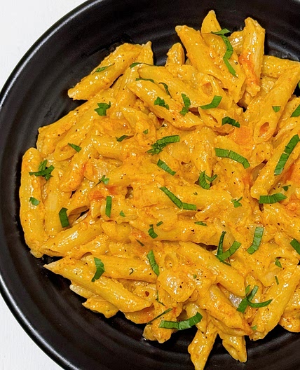 Penne in Vegan Red Hot Alfredo Sauce