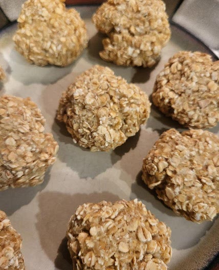Two Ingredient Oat Cookies