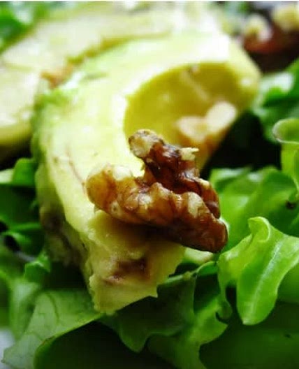 Avocado and Lettuce Salad with Balsamic Vinaigrette (Single Serving)