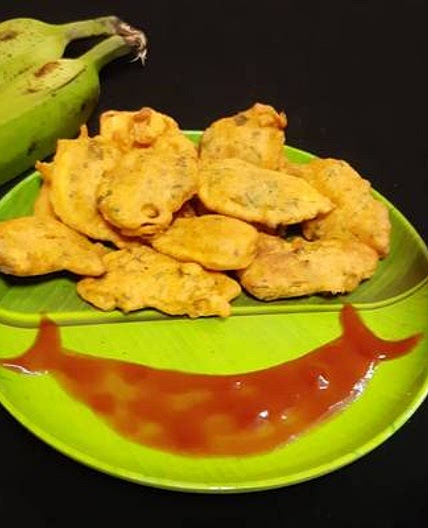 कच्चे केले की पकोड़ी (Raw Banana Pakodi Recipe In Hindi)