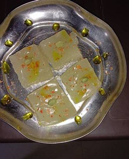 बॉम्बे ड्राई हलवा (bombay dry halwa recipe in Hindi)
