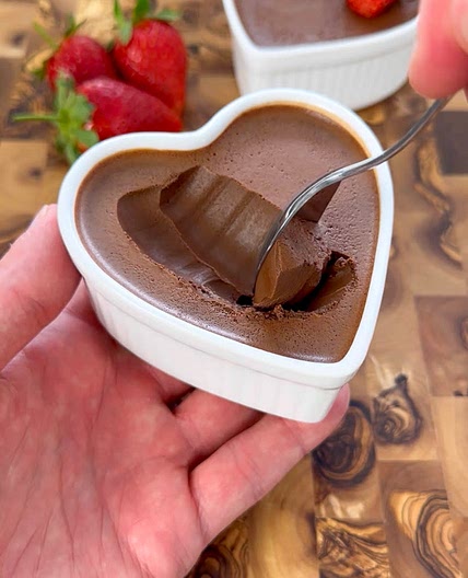 EASY CHOCOLATE MOUSSE