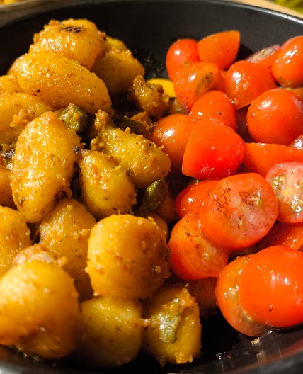 Tomato pesto gnocchi with capers