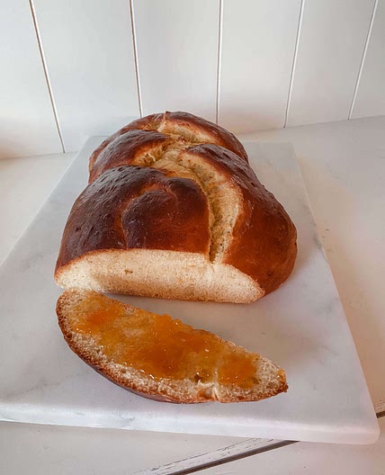 Tsoureki 