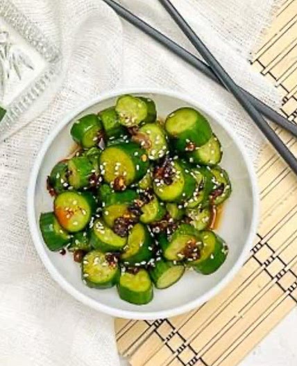 Smashed komkommer salade 