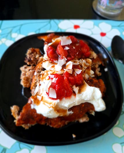 Coconut & strawberry baked oats