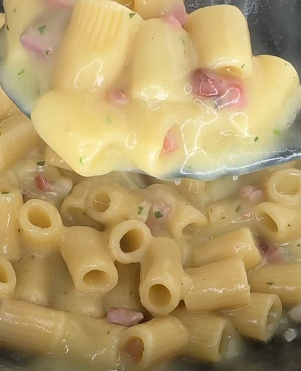 Mezze maniche con Patate e Speck