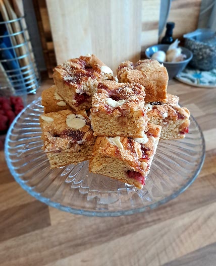 Raspberry Bakewell Blondies