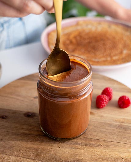 2-Ingredient Healthy Nutella (vegan, dairy-free)