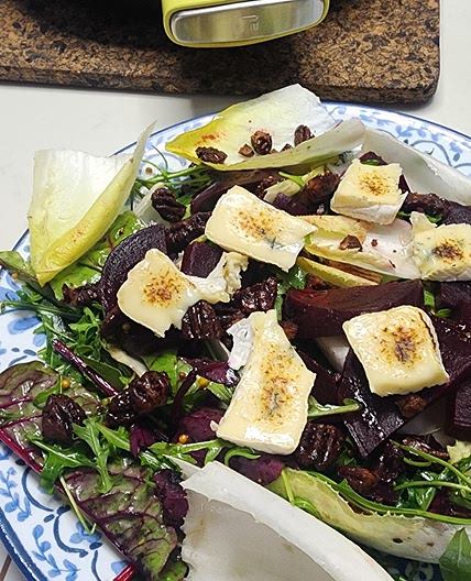 Beets salad with mix baby leaves