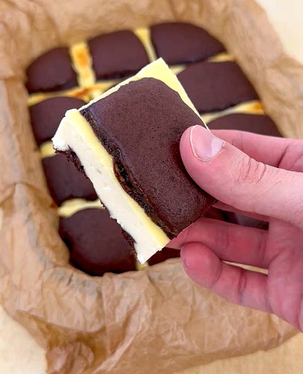 CHOCOLATE/ CREAM CHEESE CAKE