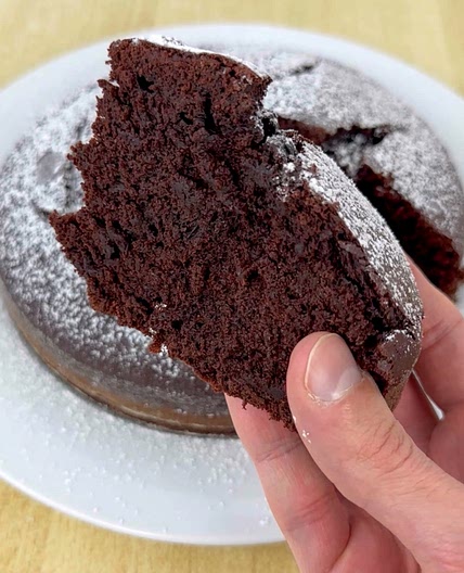BRAZILIAN CHOCOLATE CAKE