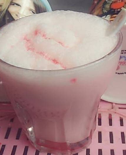 स्ट्रॉबेरी मिल्कशेक (Strawberry milkshake recipe in Hindi)