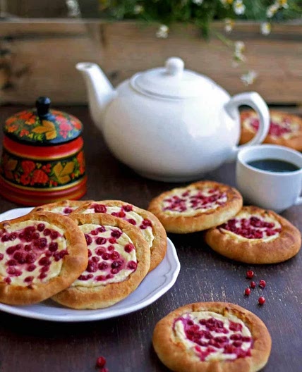 Vatrushka: Sweet Russian Farmer's Cheese Buns with Berries