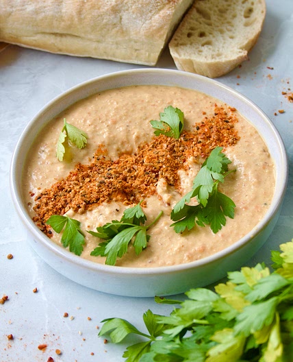 Creamy high-protein lentil hummus