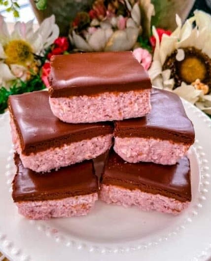 Chocolate Covered Strawberry Bars