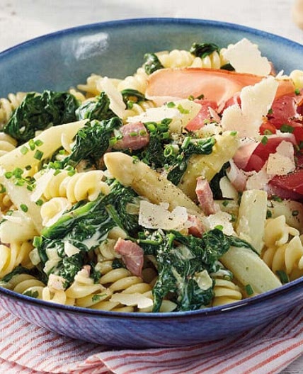 Pasta mit Spargel und Schinken