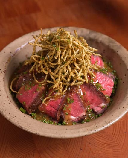 Steak au poivre rice bowl
