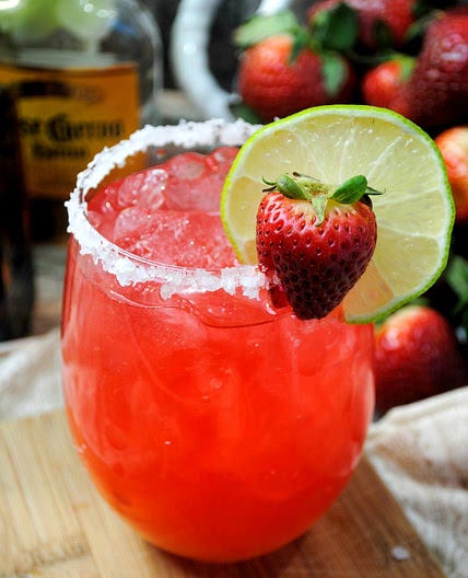 Fizzy Strawberry Margarita PUNCH!