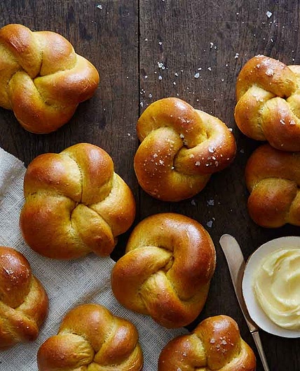 Golden Pumpkin Dinner Rolls