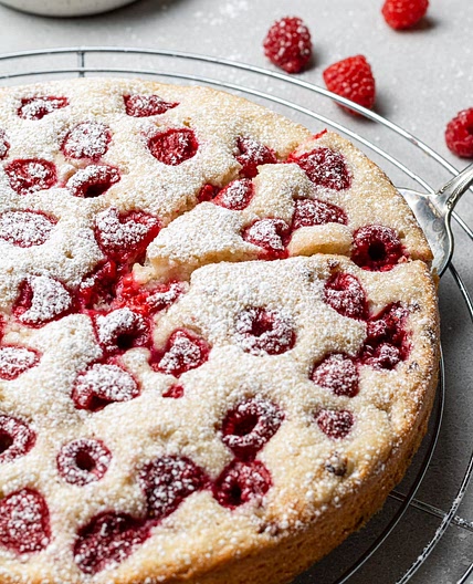 Summer Raspberry Cake