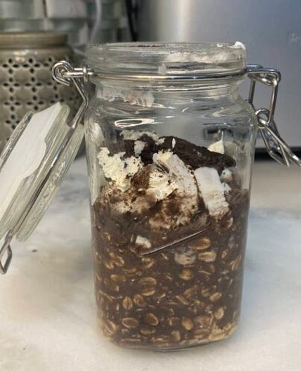 Cookies & Cream Protein Overnight Oats
