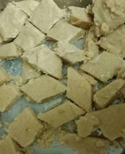 मावे की बर्फी (Mawe ki Barfi recipe in Hindi)