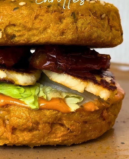 Burger sans farine aux carottes (et halloumi)