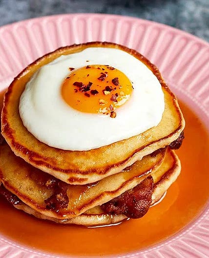 Hot cakes con huevo