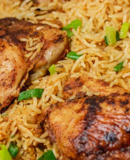 Almuerzo pollo y arroz