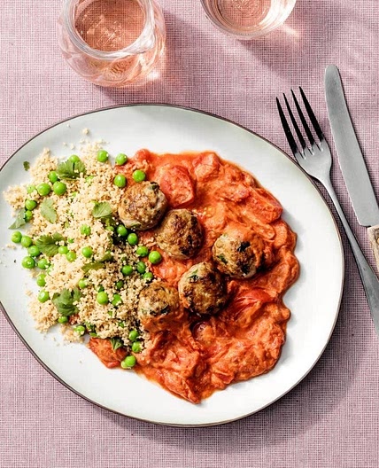 Chicken meatballs in tomato-tahin sauce