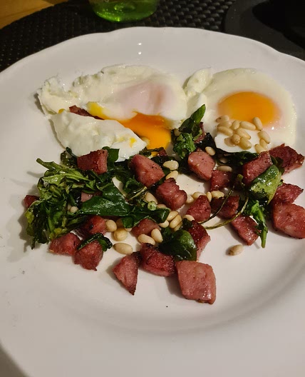 CODDLED EGGS WITH SPINACH AND BACON