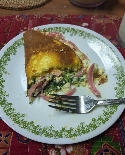 Feta, spinach and pickled onion omelette