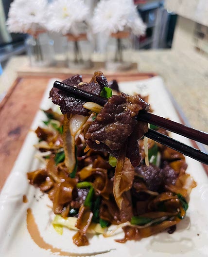 Beef Chow Fun | 干炒河粉
