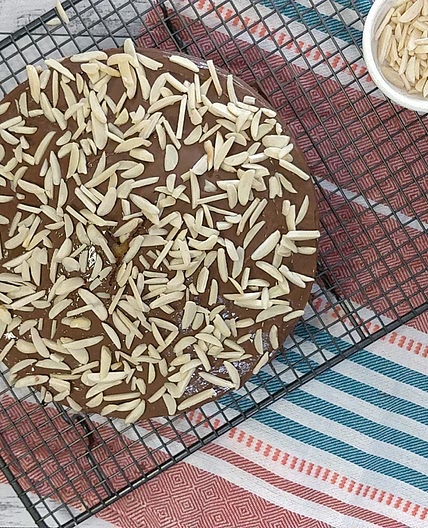Banana & Almond Cake with Nutella 🍰