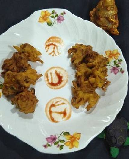 प्याज के पकौड़े (pyaz ke pakore recipe in Hindi)