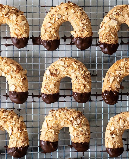 Mandelhörnchen (Almond Horns)