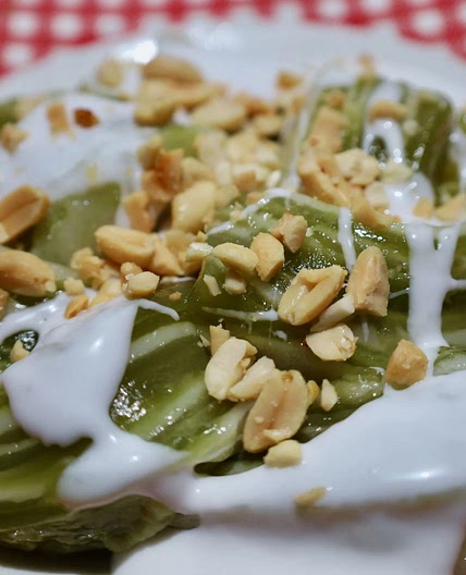 Pandan Rice Cake (Vietnamese Banh Duc La Dua)